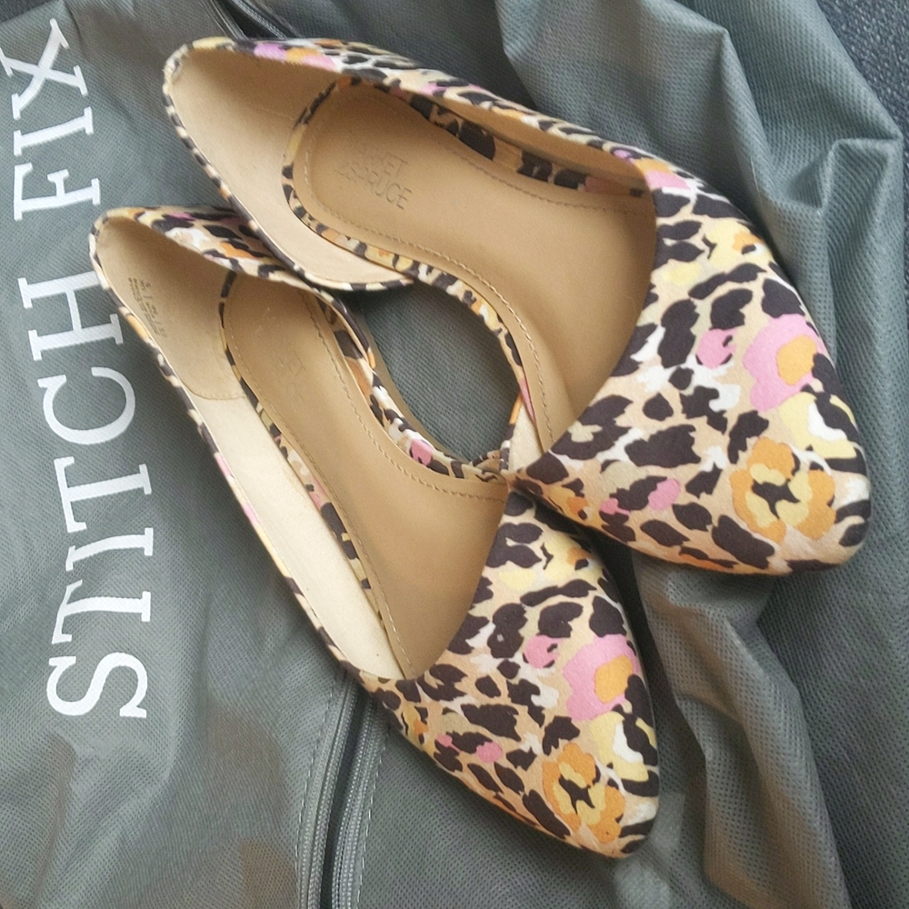 Market and Spruce 7.5 pointed toe flats